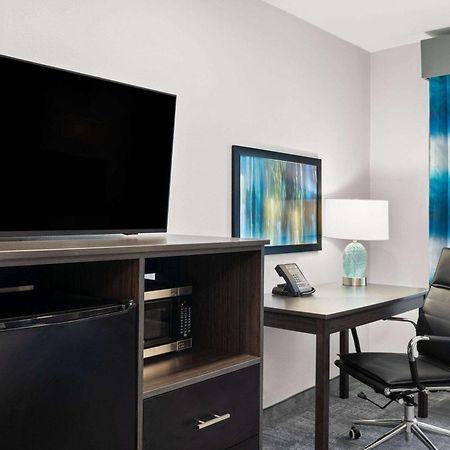 La Quinta Inn By Wyndham Indianapolis Airport Executive Dr Екстериор снимка