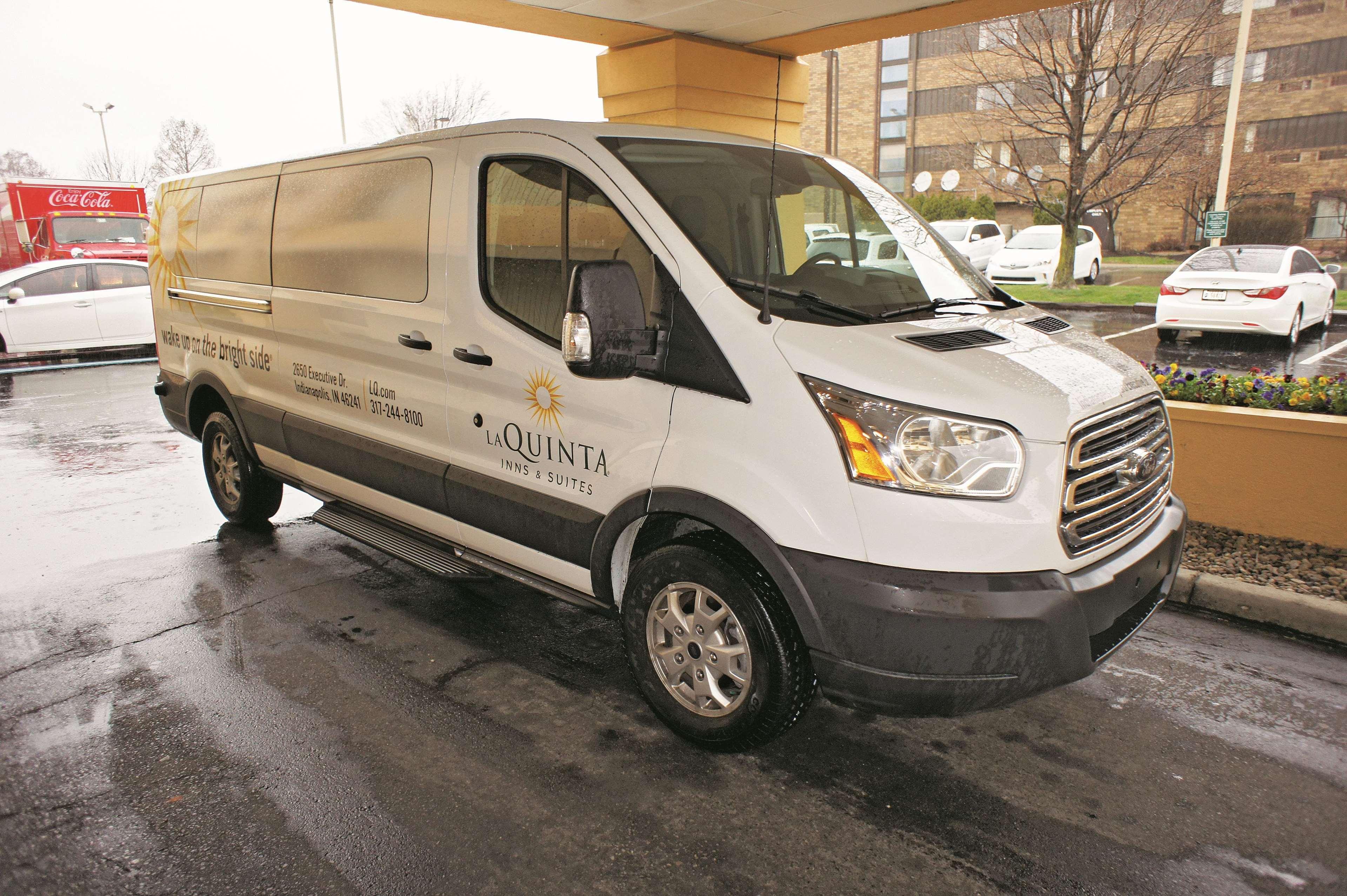 La Quinta Inn By Wyndham Indianapolis Airport Executive Dr Екстериор снимка