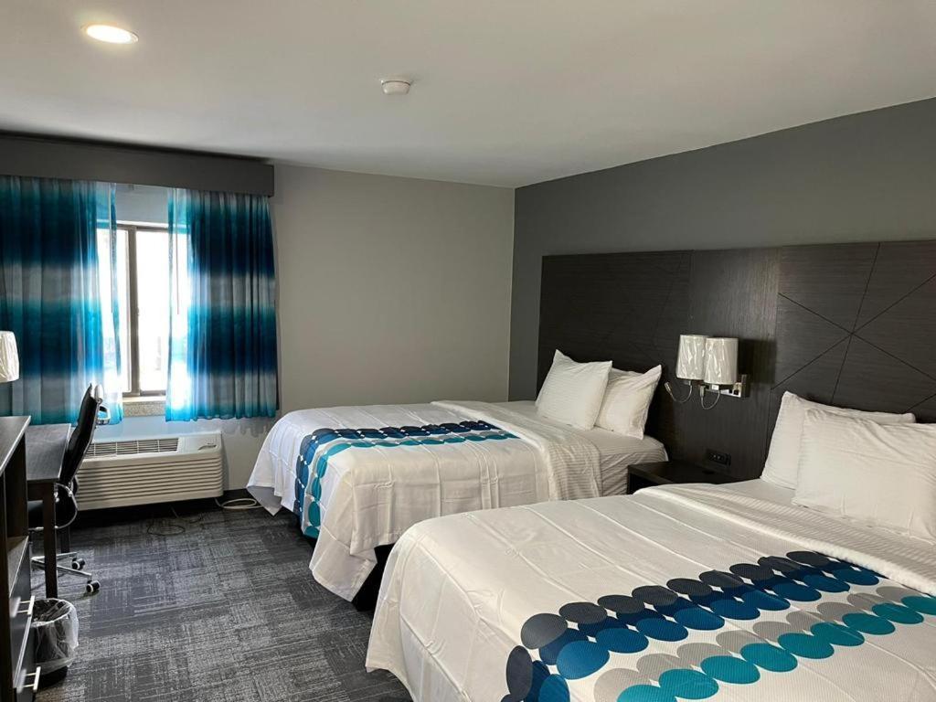 La Quinta Inn By Wyndham Indianapolis Airport Executive Dr Екстериор снимка