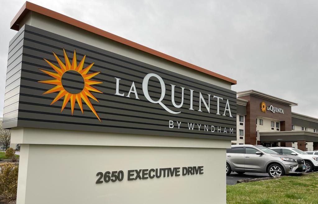 La Quinta Inn By Wyndham Indianapolis Airport Executive Dr Екстериор снимка