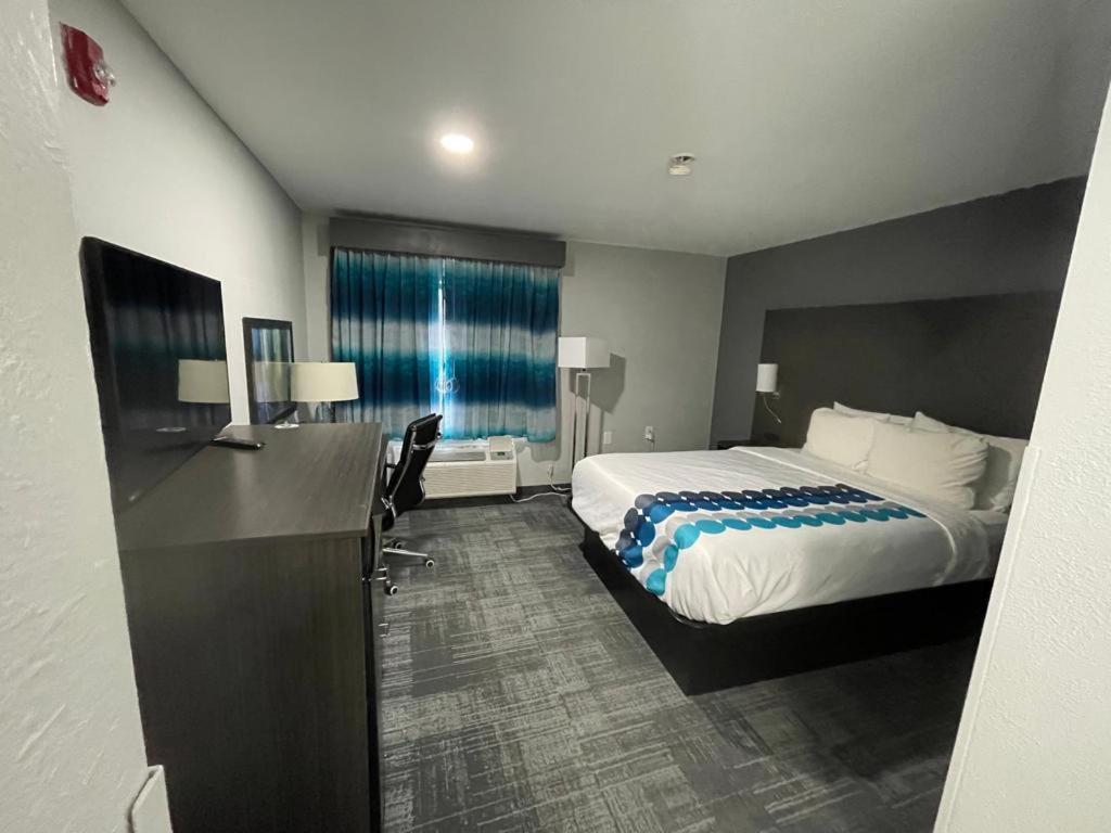 La Quinta Inn By Wyndham Indianapolis Airport Executive Dr Екстериор снимка