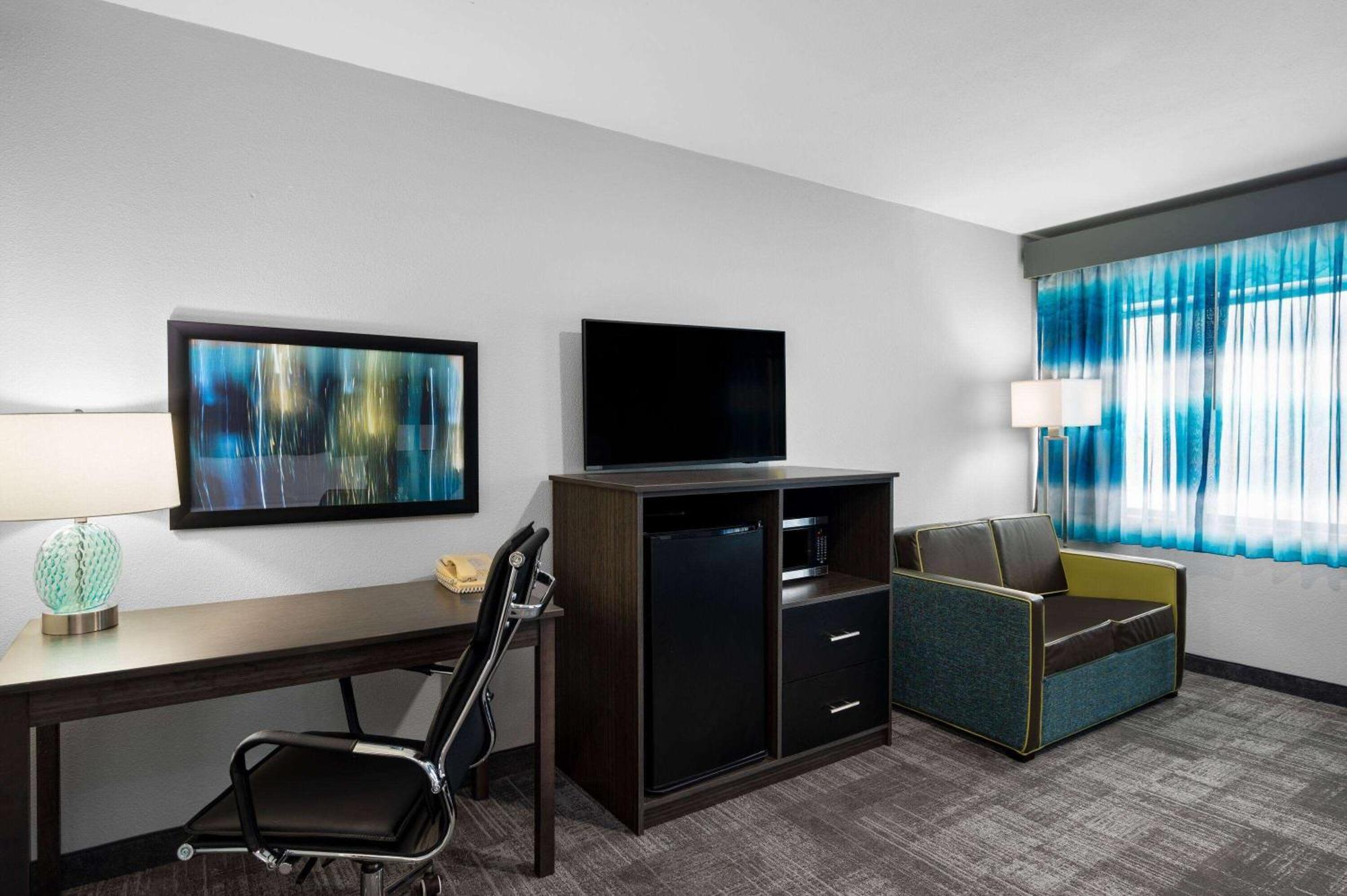 La Quinta Inn By Wyndham Indianapolis Airport Executive Dr Екстериор снимка
