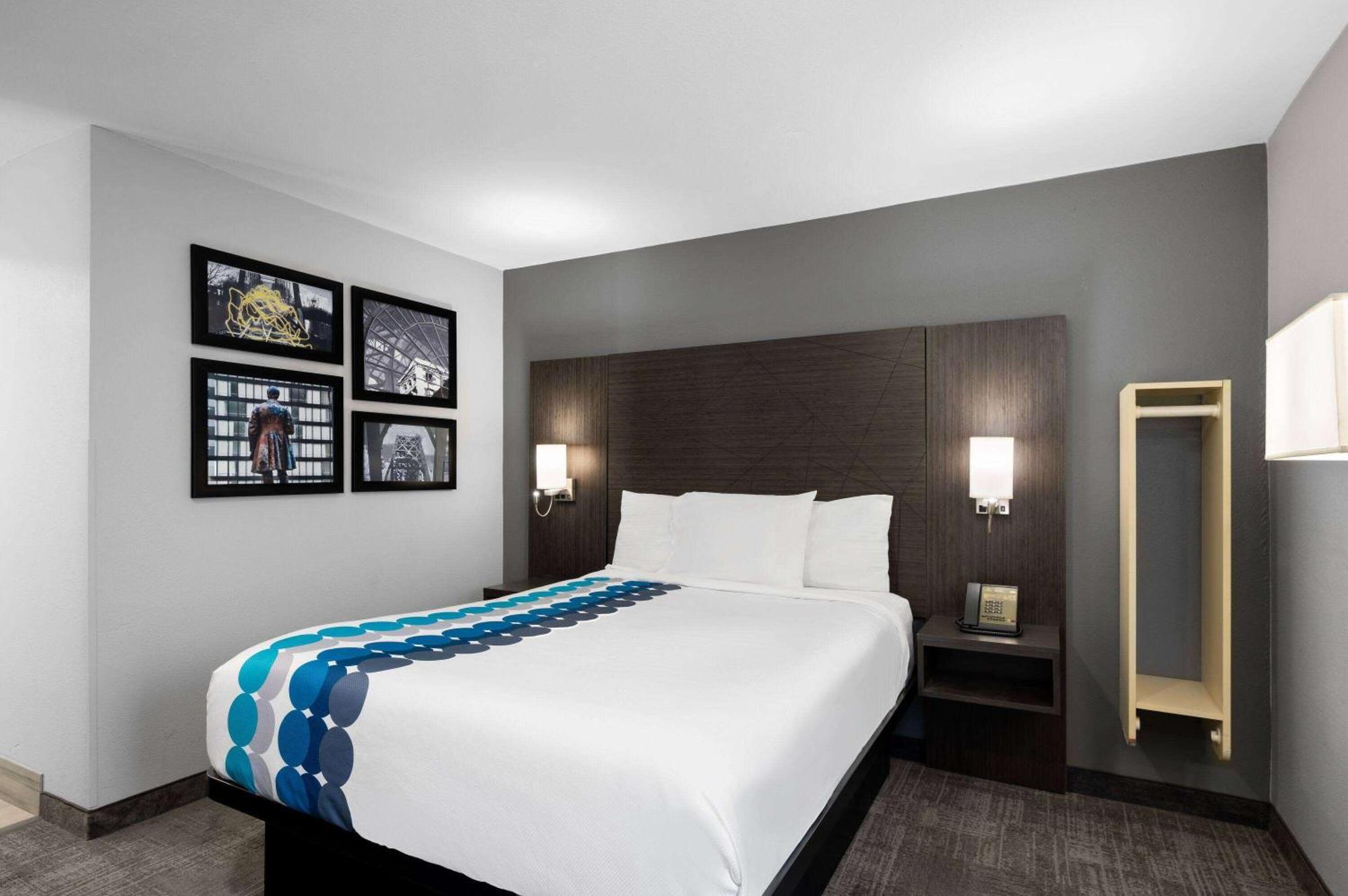 La Quinta Inn By Wyndham Indianapolis Airport Executive Dr Екстериор снимка