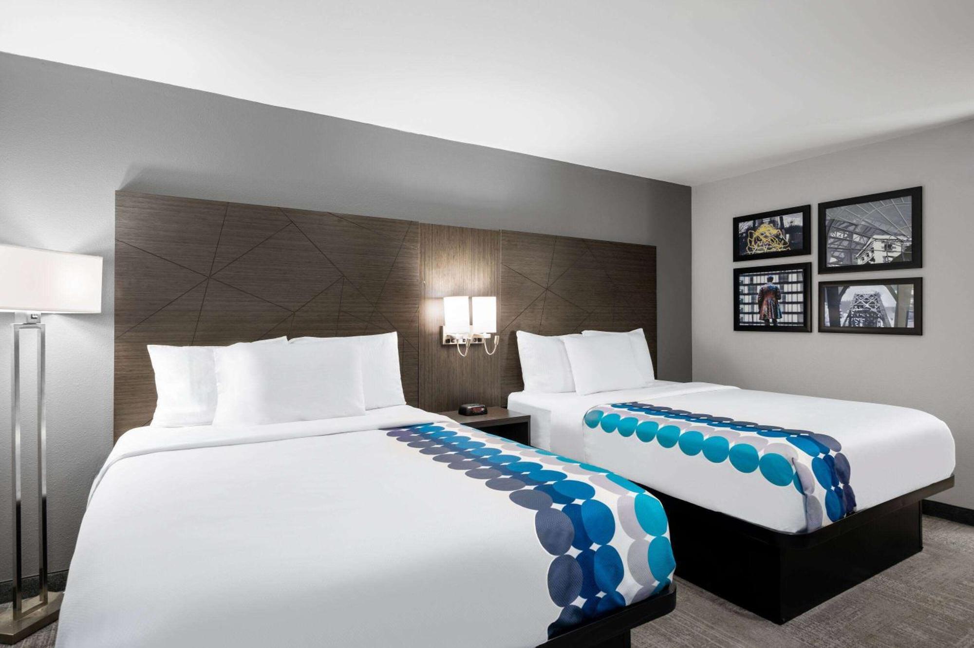 La Quinta Inn By Wyndham Indianapolis Airport Executive Dr Екстериор снимка