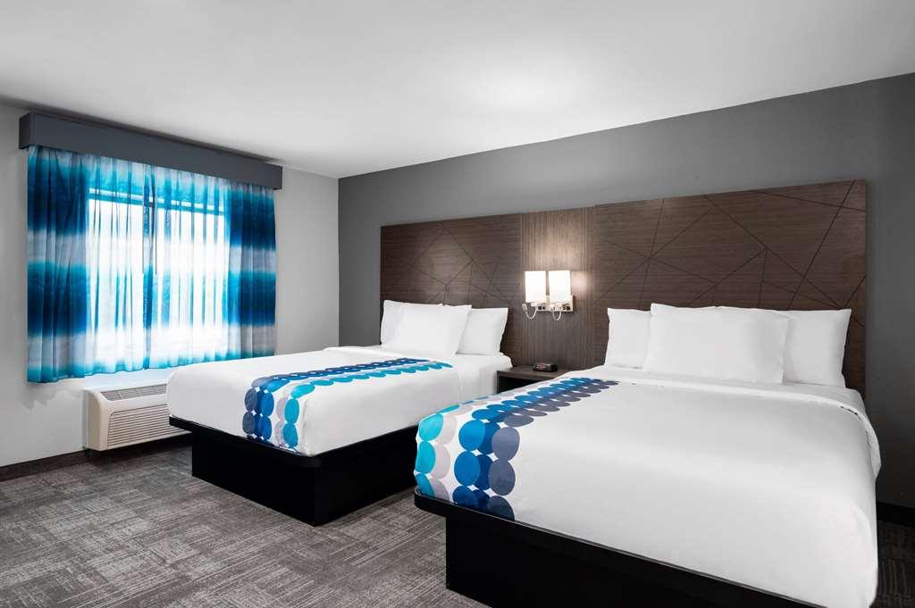 La Quinta Inn By Wyndham Indianapolis Airport Executive Dr Стая снимка