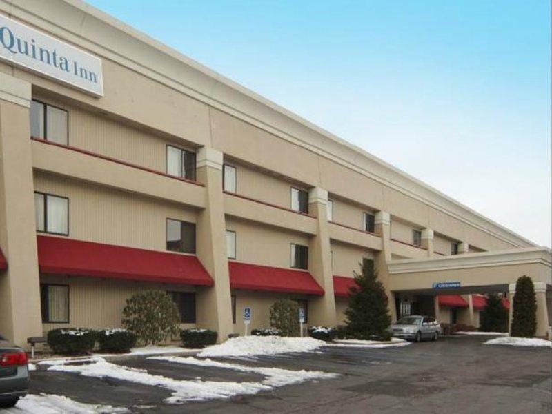 La Quinta Inn By Wyndham Indianapolis Airport Executive Dr Екстериор снимка