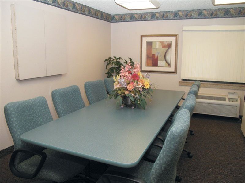 La Quinta Inn By Wyndham Indianapolis Airport Executive Dr Екстериор снимка